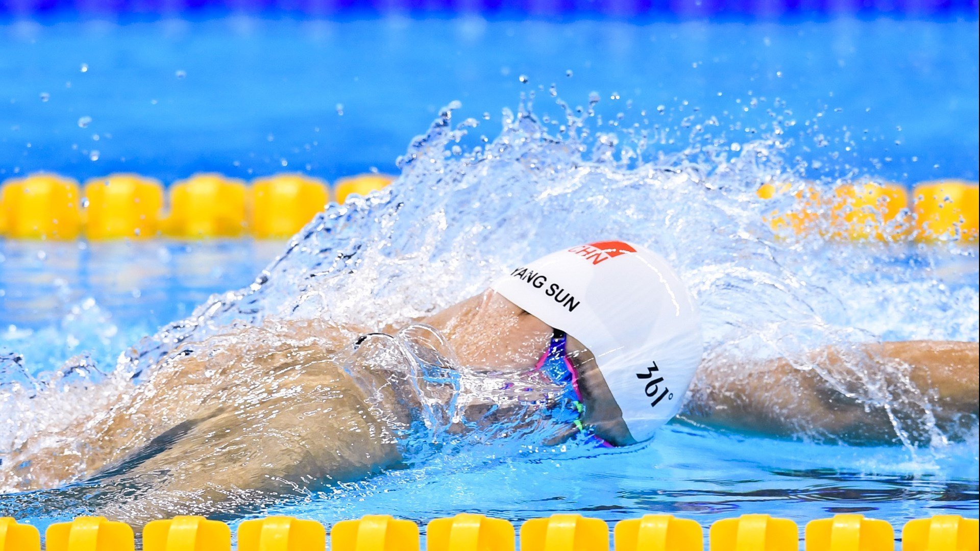 “场地与战术：多场馆环境对比赛策略的影响深度研究”，比赛场地管理与规划